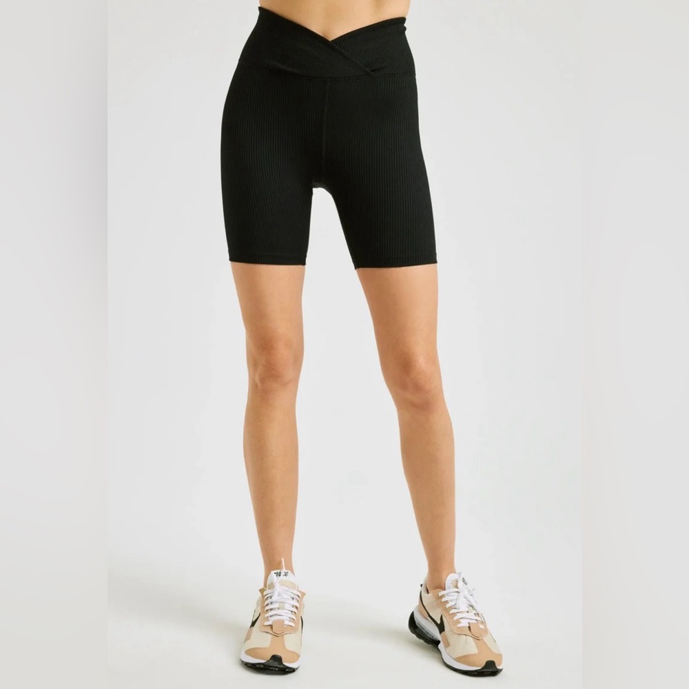 Year of Ours | NWOT! Ribbed V Waist Biker Shorts
